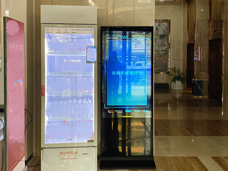 濟(jì)南世茂廣場(chǎng)應(yīng)用柯華達(dá)55寸廣告機(jī)
