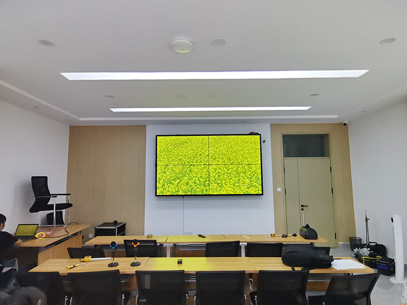 德州學府社區(qū)黨建中心應(yīng)用柯華達55寸3.5mm2×2液晶拼接屏